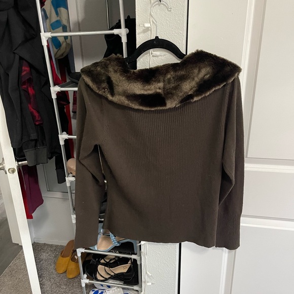 Brown Sweater Cardigan with Faux Fur Collar - Picture 4 of 6
